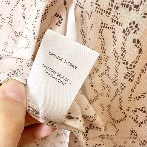 JOIE Peterson 100% Silk Light Pink Snakeskin Print Long Sleeve Blouse Size XS‎ - Picture 5 of 7